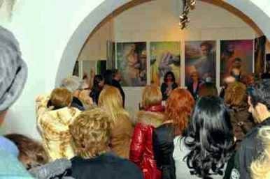 Foto per biografia di Aurora Mazzoldi. Presentazione di una sua pubblicazione e di suoi quadri alla galleria "La Pigna" di Roma.Aurora Mazzoldi Artista Introspettiva e Antonella Giannini presentano il libro "Le Mie Madri" alla Galleria La Pigna - Roma (foto Roberto Zeni)